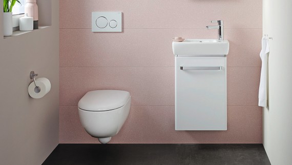 Kleines Gäste-Bad mit Handwaschbecken Renova Compact und wandhängendem WC Kleines Gäste-Bad mit Handwaschbecken Renova Compact und wandhängendem WC