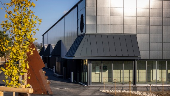 Aussenansicht des suissetec Campus in Lostorf (© Ben Huggler) Aussenansicht des suissetec Campus in Lostorf (© Ben Huggler)