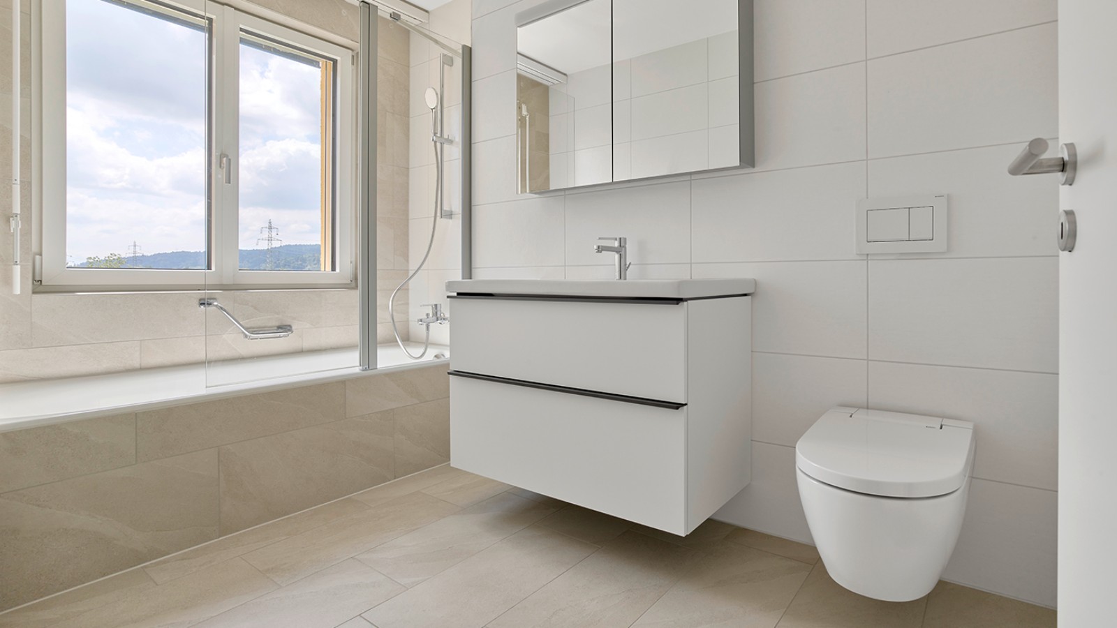 Das AquaClean Alba fällt optisch nur positiv auf und bringt den Mietenden erst noch mehr Hygiene und Komfort. (© Geberit) Das AquaClean Alba fällt optisch nur positiv auf und bringt den Mietenden erst noch mehr Hygiene und Komfort. (© Geberit)