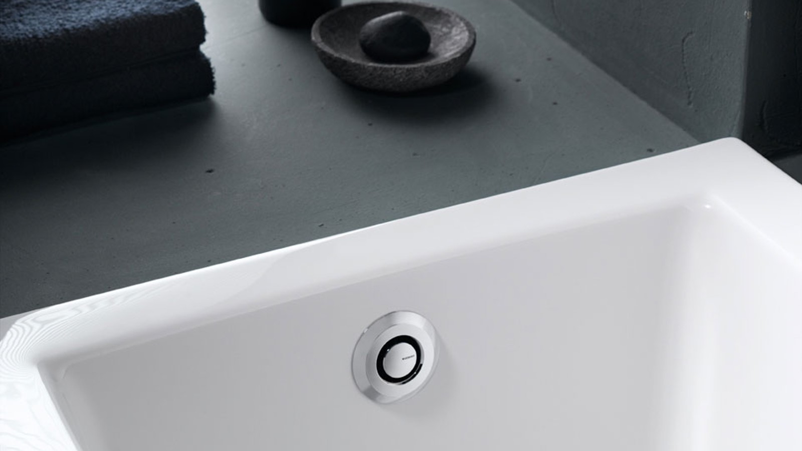 Geberit Badewannenablauf mit Druckbetätigung PushControl Geberit Badewannenablauf mit Druckbetätigung PushControl