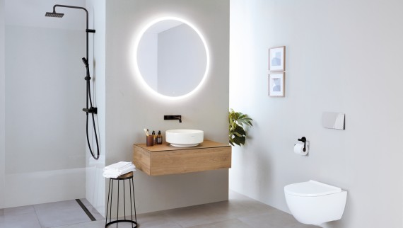 Bagno con zona lavabo Geberit VariForm e WC Acanto