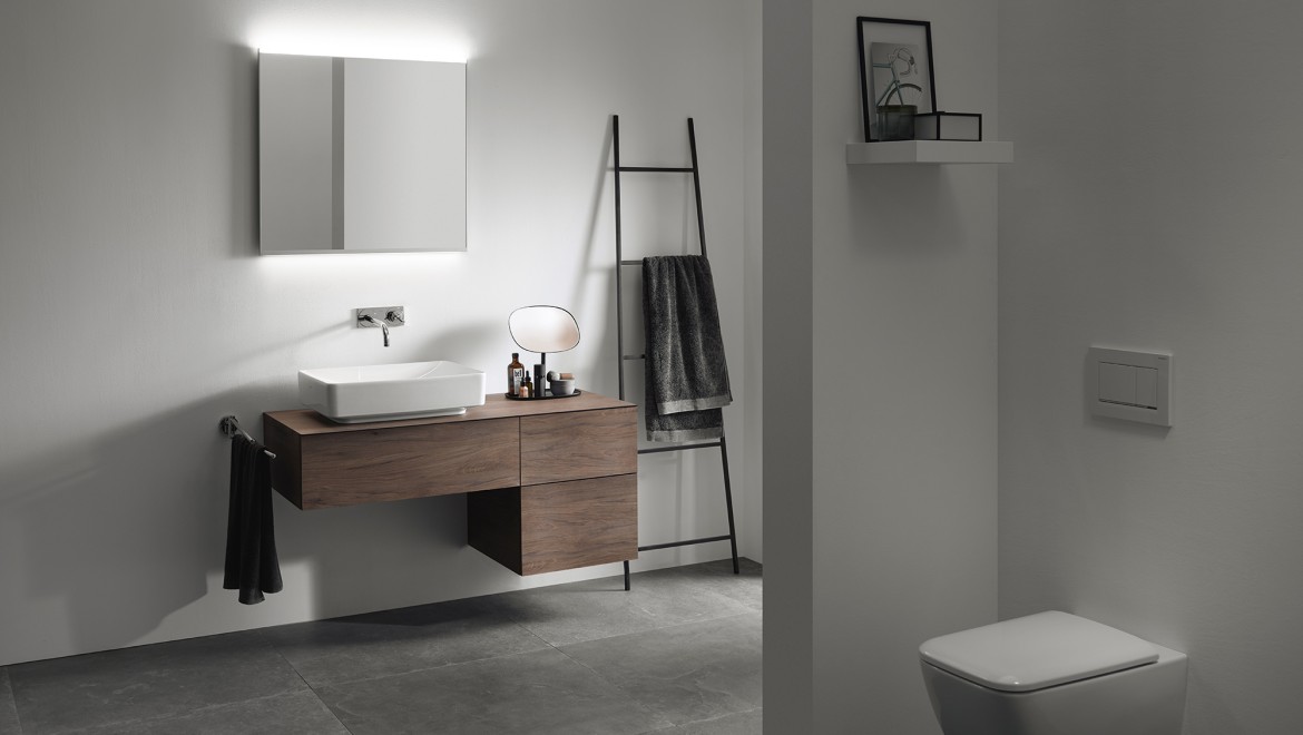 Bagno con mobili Geberit VariForm (© Geberit)