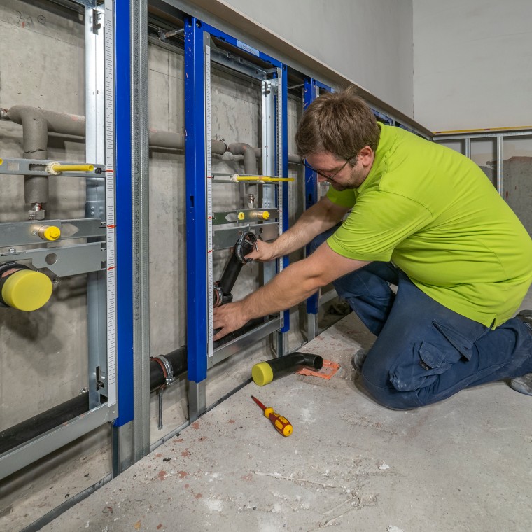 Installation des Geberit Silent-PP Abwasserstecksystems Installation des Geberit Silent-PP Abwasserstecksystems