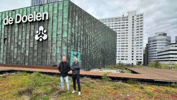 Les deux architectes Dave Hoffers et Carlo Bes sur le De Doelen