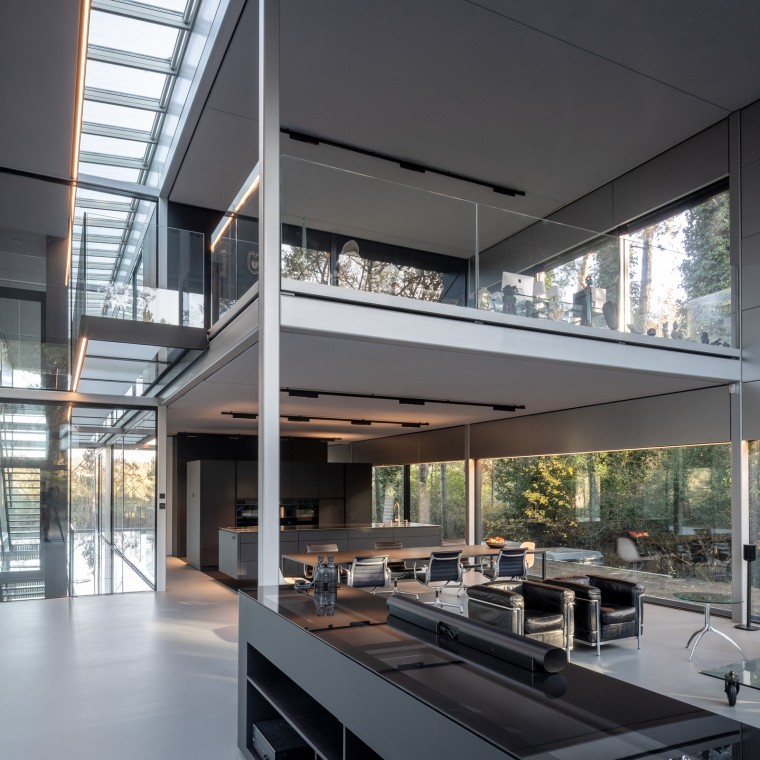 Das Gebäude ist nahezu vollständig demontierbar und wiederverwendbar (© Lucas van der Wee) Das Gebäude ist nahezu vollständig demontierbar und wiederverwendbar (© Lucas van der Wee)