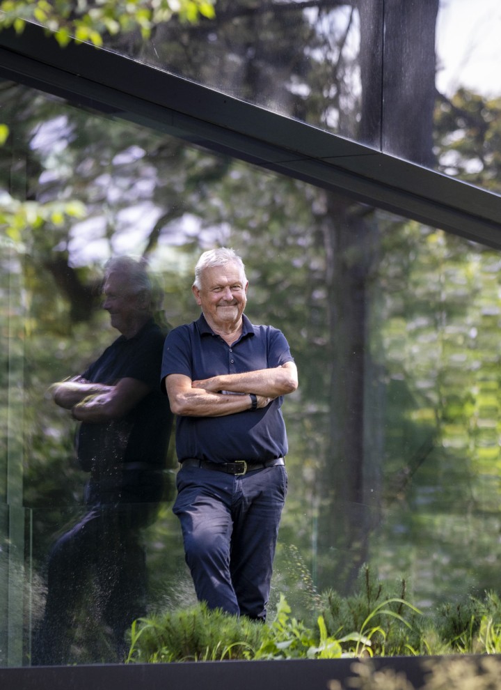Architekt Jan Pesman ist spezialisiert auf zirkuläre Lösungen (© Lucas van der Wee) Architekt Jan Pesman ist spezialisiert auf zirkuläre Lösungen (© Lucas van der Wee)