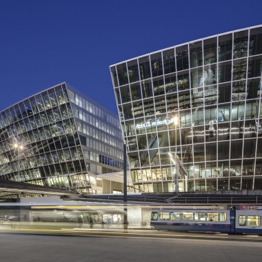 The Circle à Zurich de nuit (© Flughafen Zürich AG)