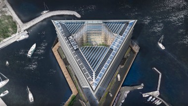 Die dreieckige Dachkonstruktion mitsamt der Glaskuppel muss trotz der exponierten Lage Wind und Wetter trotzen (©Foster&Partners)