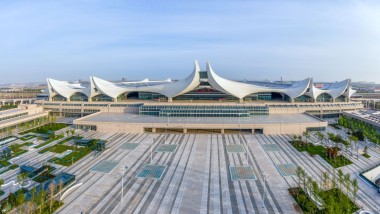 Das Dach des chinesischen Bahnhofs Hongdao wird mit Geberit Pluvia entwässert (© ingDESIGN Co., Ltd.)