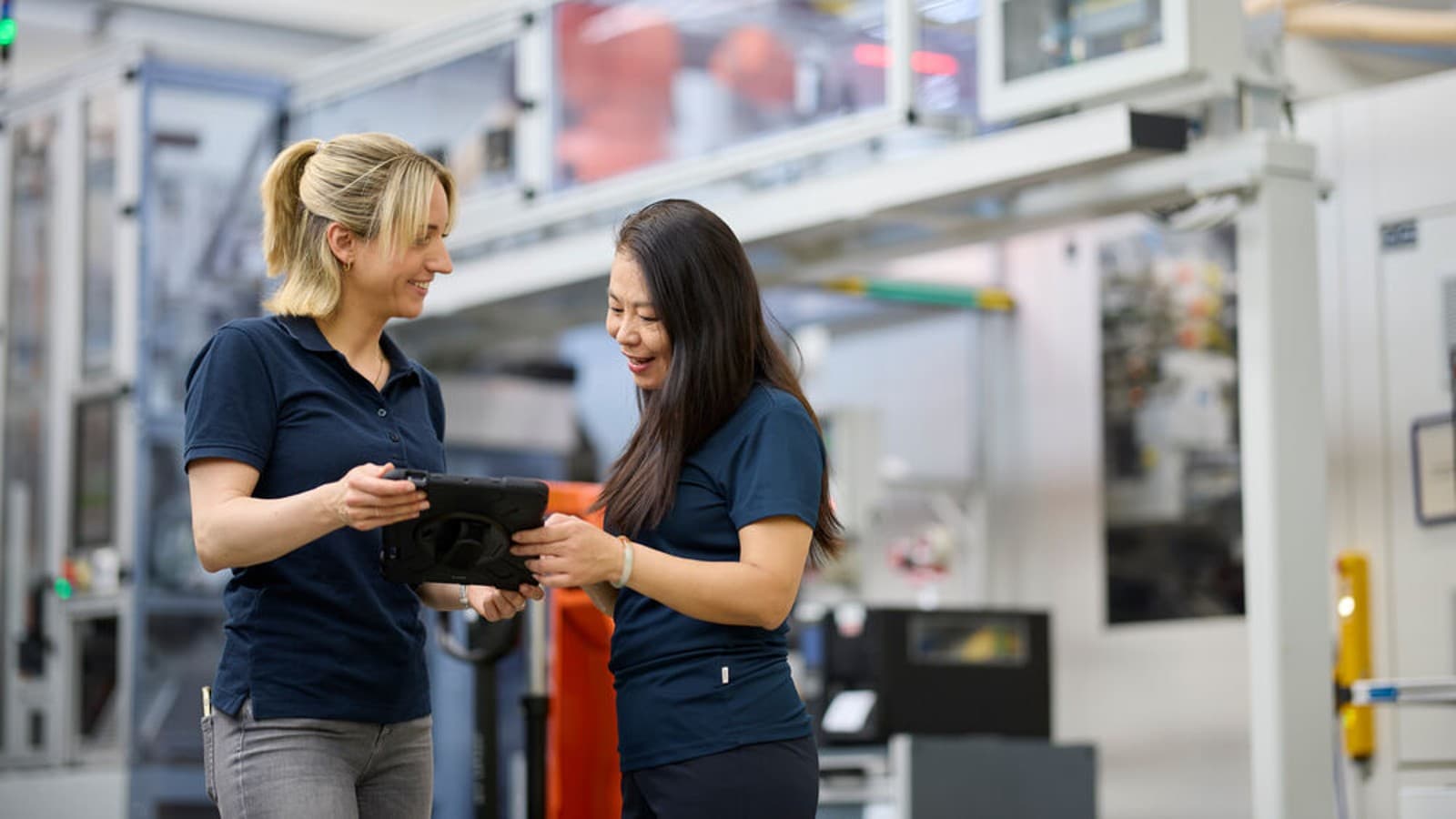 Collaboratrices de Geberit dans la production Collaboratrices de Geberit dans la production