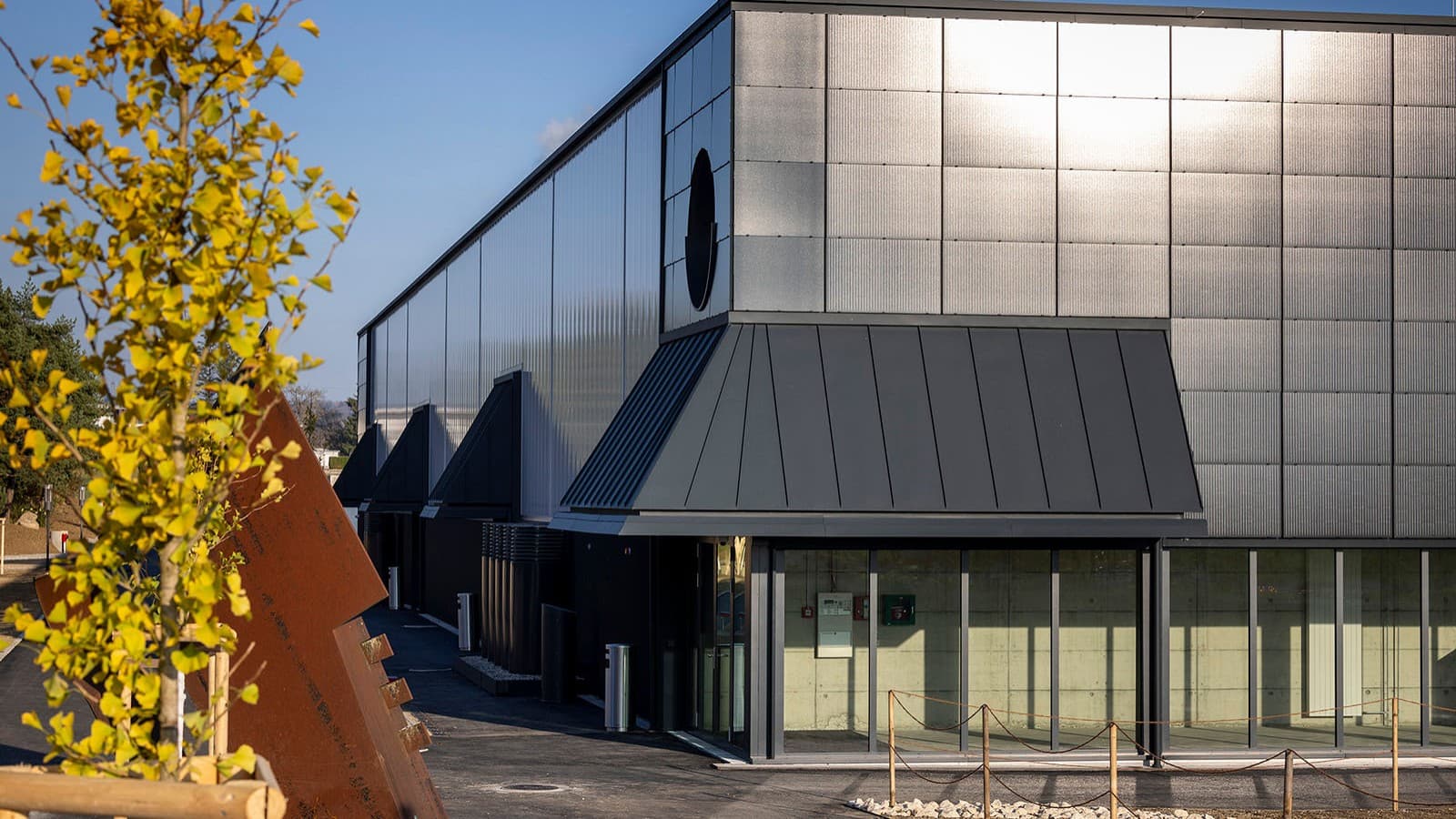 Aussenansicht des suissetec Campus in Lostorf (© Ben Huggler) Aussenansicht des suissetec Campus in Lostorf (© Ben Huggler)