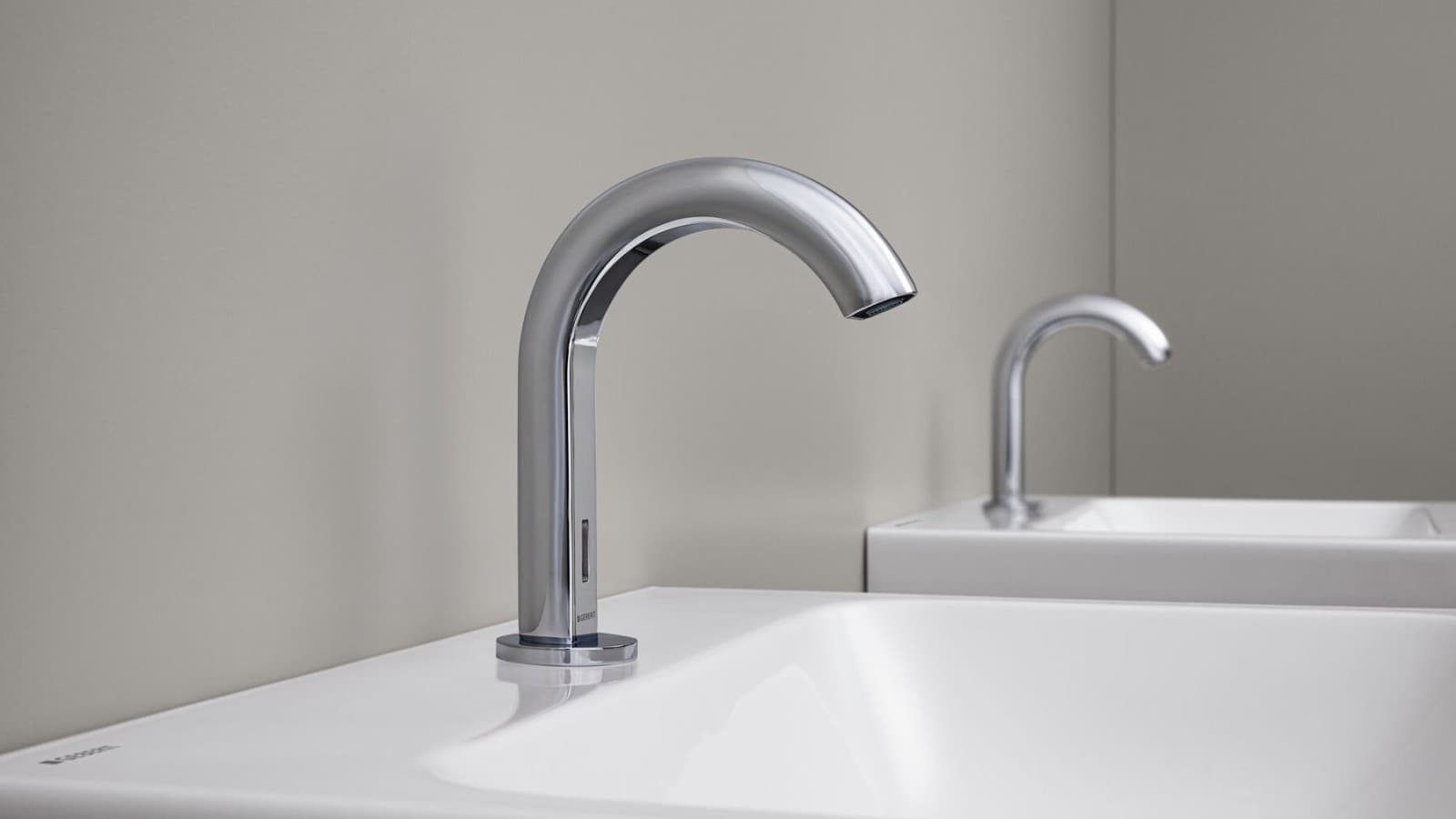 Geberit Piave Standarmatur für Waschbecken im runden Design in Chromstahl Geberit Piave Standarmatur für Waschbecken im runden Design in Chromstahl