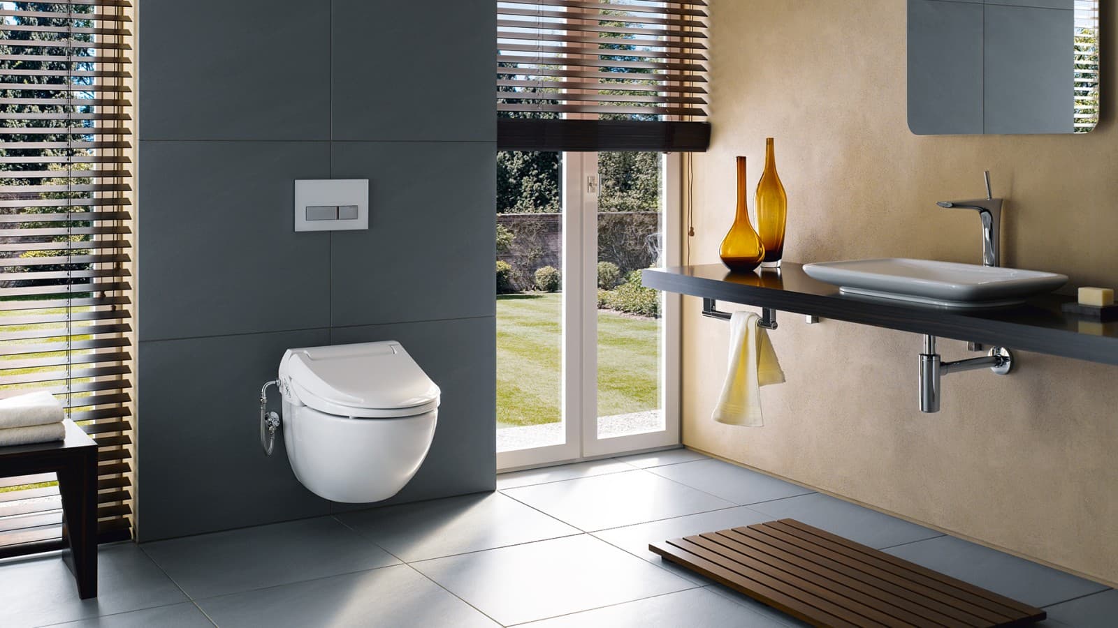 Geberit AquaClean 4000 in einem Badezimmer Geberit AquaClean 4000 in einem Badezimmer