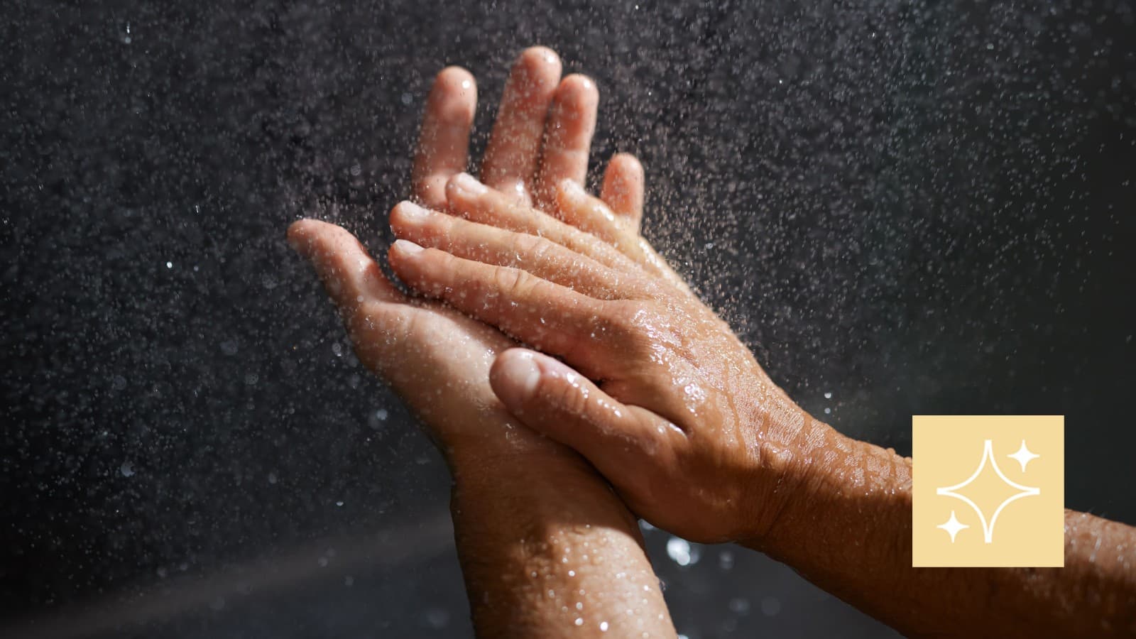 Hände unter der Dusche Hände unter der Dusche