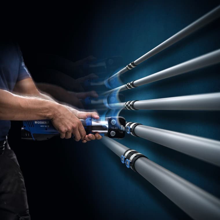 FlowFit benötigt lediglich 2 Pressbacken für alle Rohrdimensionen FlowFit benötigt lediglich 2 Pressbacken für alle Rohrdimensionen