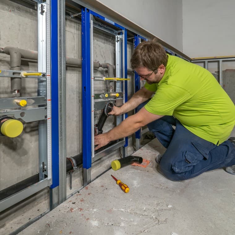 Installation des Geberit Silent-PP Abwasserstecksystems Installation des Geberit Silent-PP Abwasserstecksystems