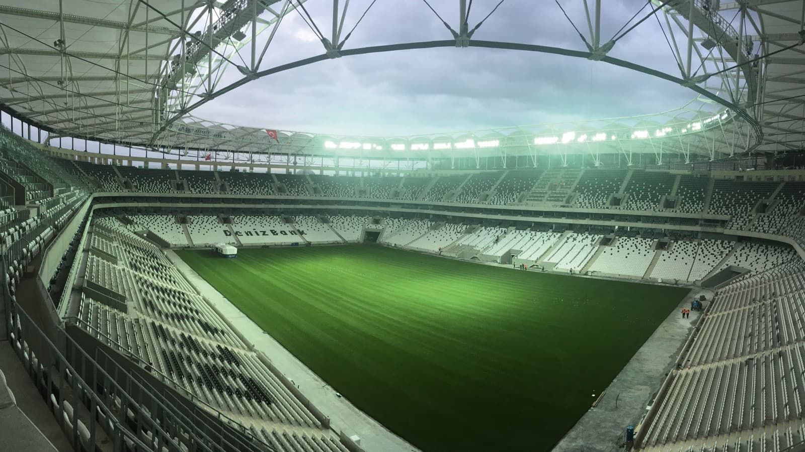 Vodafone Arena Istanbul (© Kaan Verdioglu) Vodafone Arena Istanbul (© Kaan Verdioglu)