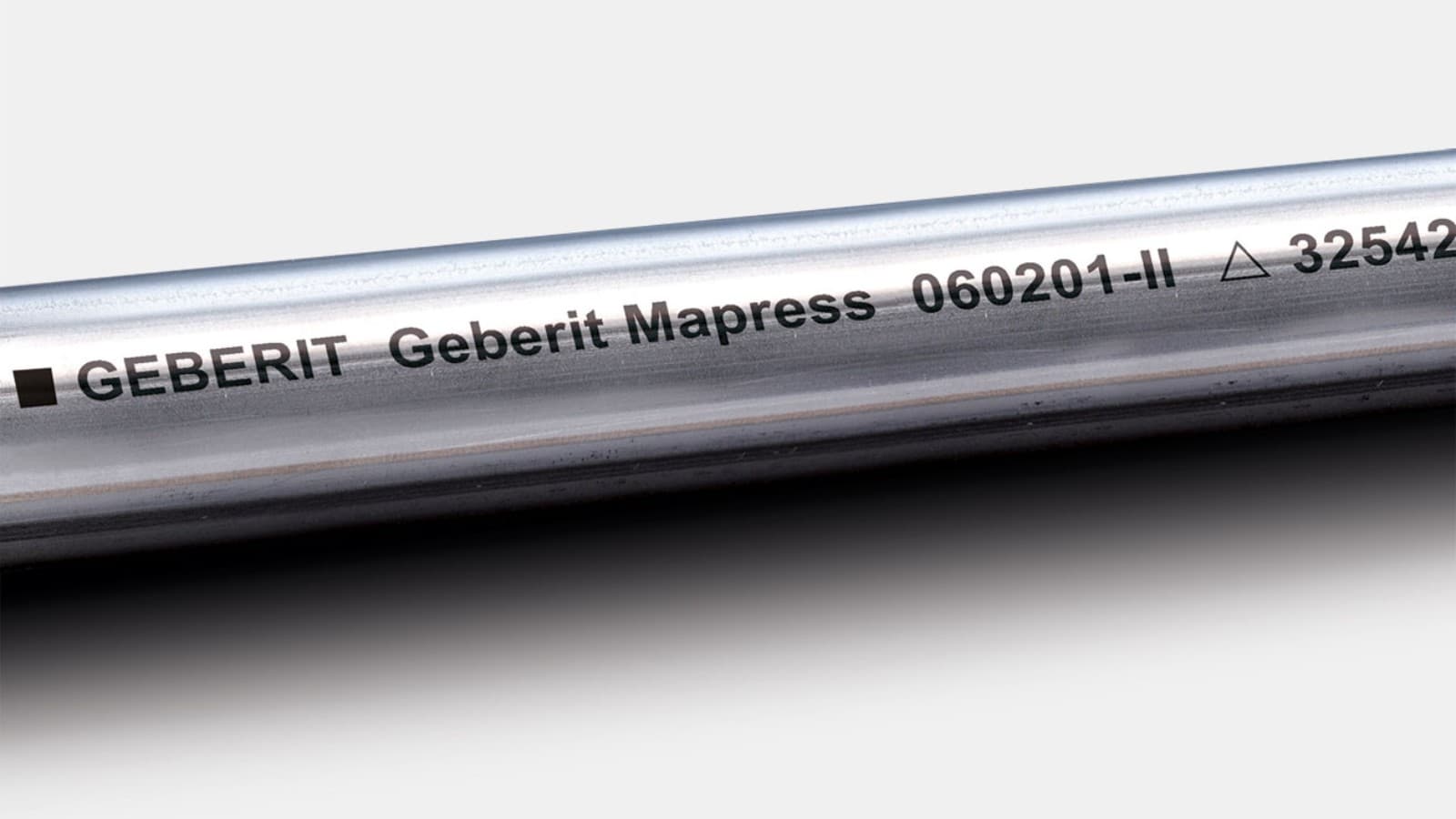 Le marquage noir identifie le tube Geberit Mapress acier inoxydable CrNiMo Le marquage noir identifie le tube Geberit Mapress acier inoxydable CrNiMo