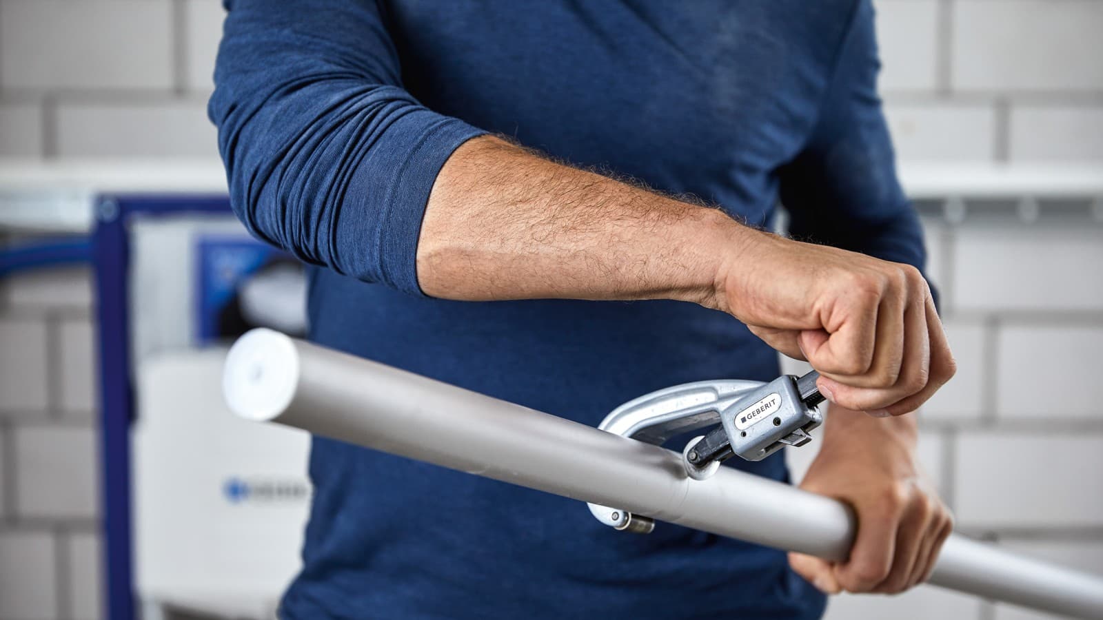 Ablängen eines Geberit FlowFit Systemrohrs Ablängen eines Geberit FlowFit Systemrohrs