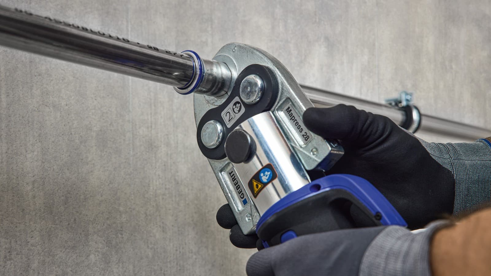 Geberit Pressbacken für die Verpressung von Rohrleitungen mit kleineren Dimensionen Geberit Pressbacken für die Verpressung von Rohrleitungen mit kleineren Dimensionen